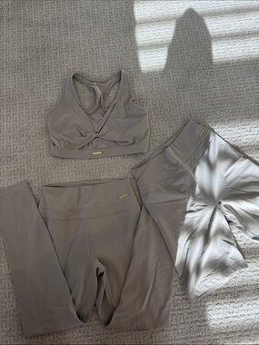 GYMSHARK WHITNEY SIMMONS Taupe Activewear TRIO- bra, leggings, shorts
